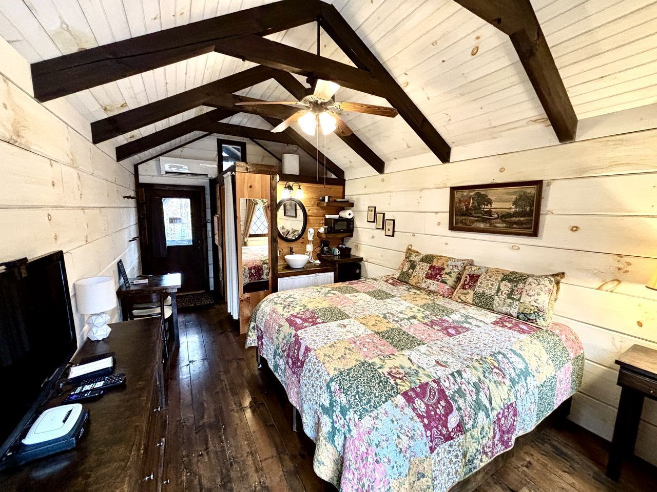1 chambre, fer et planche à repasser, Wi-Fi, literie fournie