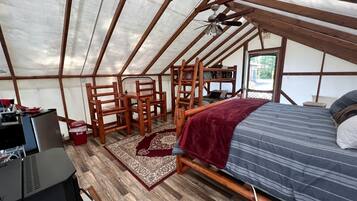 1 bedroom, bed sheets