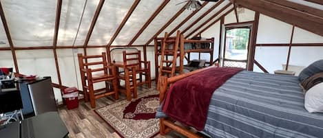 1 bedroom, bed sheets