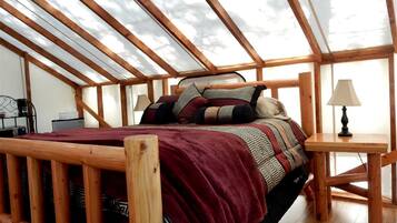 1 bedroom, bed sheets