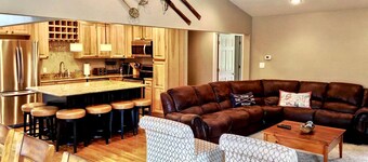 Slopeside Bretton Woods Resort Cottage for Families