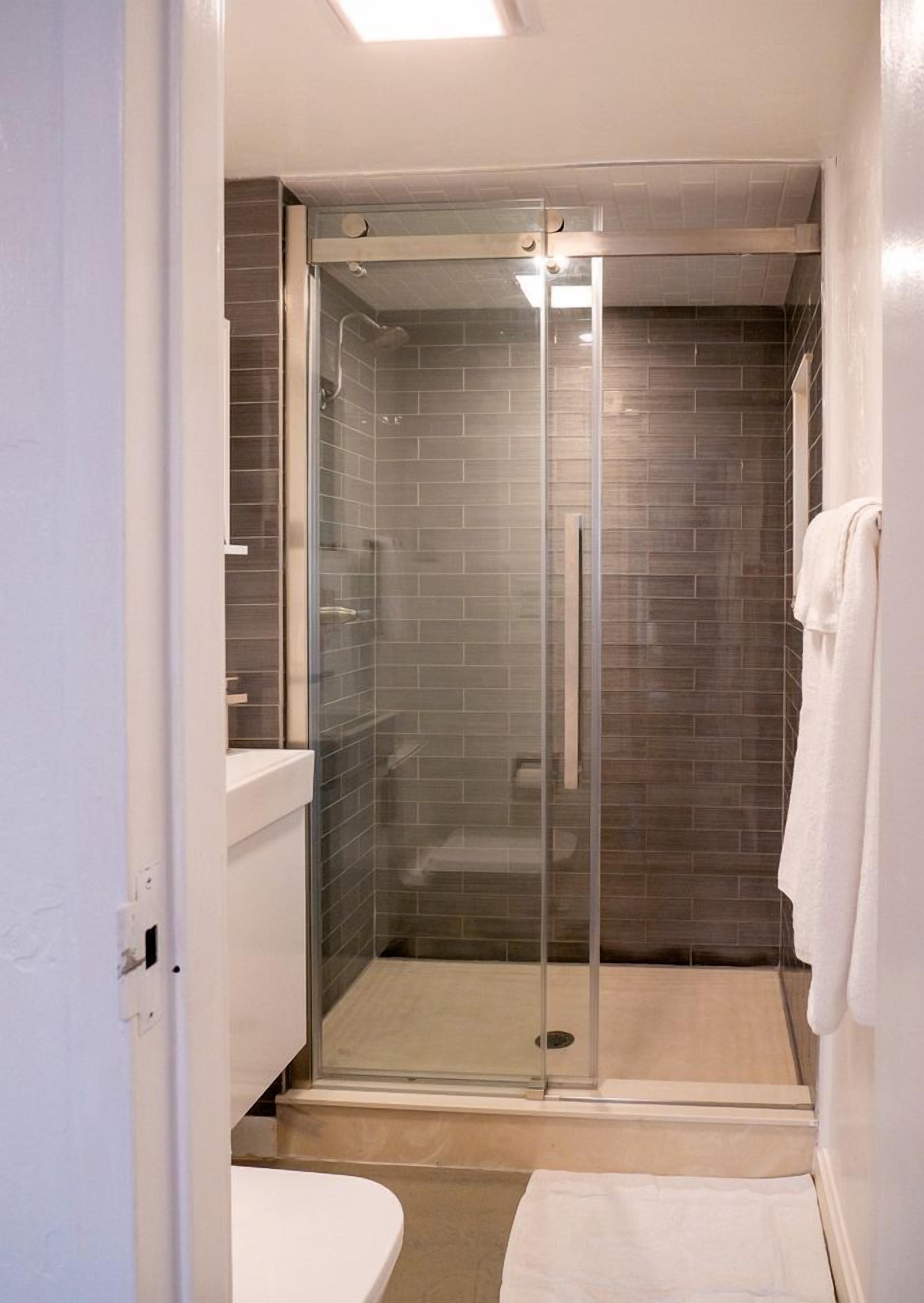 Towels, toilet paper