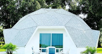 Cozy Lakefront Studio Dome with Kitchen | Nature Retreat Near Orlando
