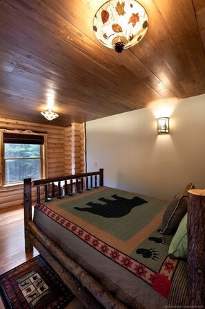 4 bedrooms, WiFi, bed sheets - Experience Hilltop Privacy in a Luxury Log Home with Epic Mountain Views in Lake Placid, NY (Lake Placid)
