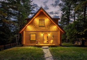 Exterior - Rustic Log Cabin with Jacuzzi Bathtub in the Adirondack Mountains, New York (Wilmington)