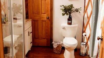 Towels, soap, shampoo, toilet paper