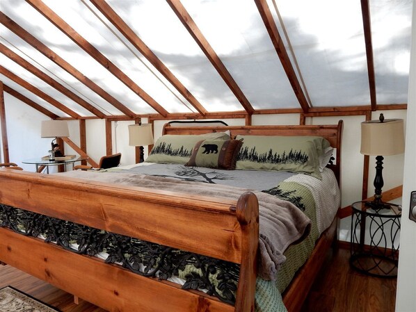 1 bedroom, bed sheets