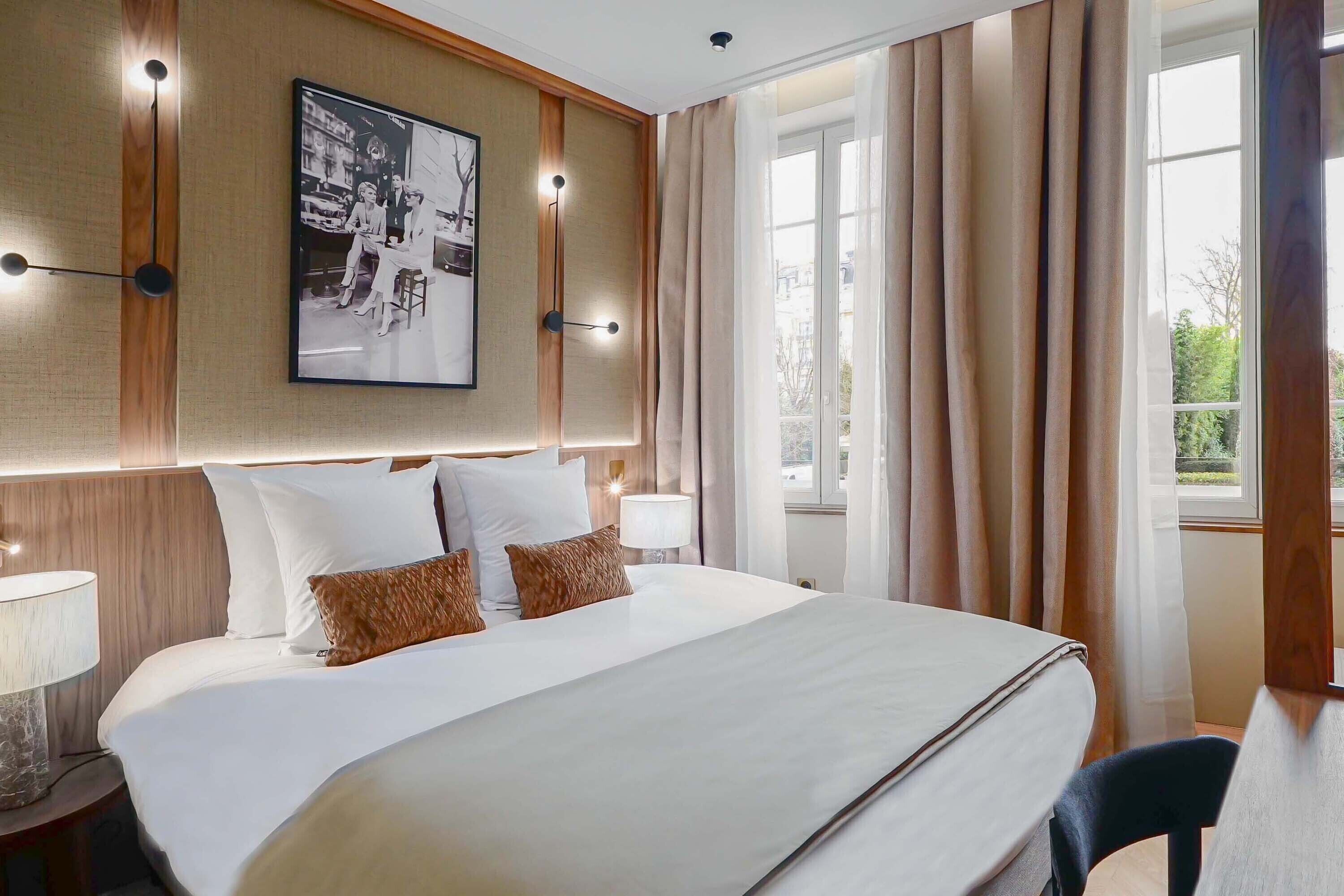 Apartment | In-room safe, desk, laptop workspace, blackout drapes