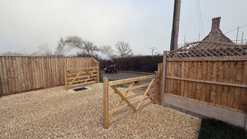 Bungalow, 2 Bedrooms, Smoking, Balcony | Property grounds