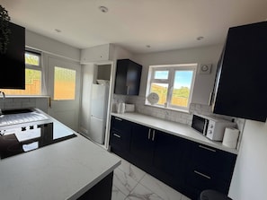 Bungalow, 2 Schlafzimmer, Raucher, Balkon | Innenbereich