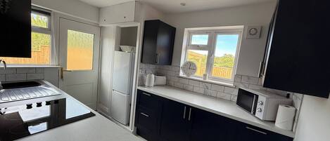 Bungalow, 2 Schlafzimmer, Raucher, Balkon | Innenbereich