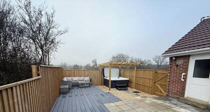 Charming Bungalow in Picturesque Silton Village