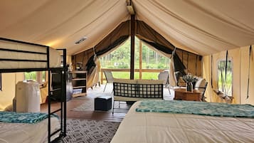 1 bedroom, desk, WiFi, bed sheets