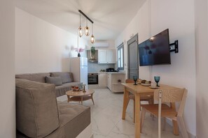 Smart TV - Executive Villa, Private Pool, Aegean Sea View (Santorini)