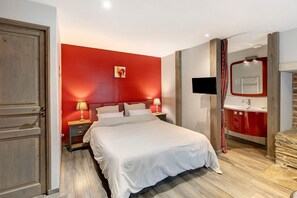 5 chambres, fer et planche à repasser, Wi-Fi, draps fournis