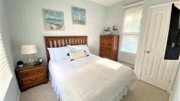 2 bedrooms, iron/ironing board, WiFi