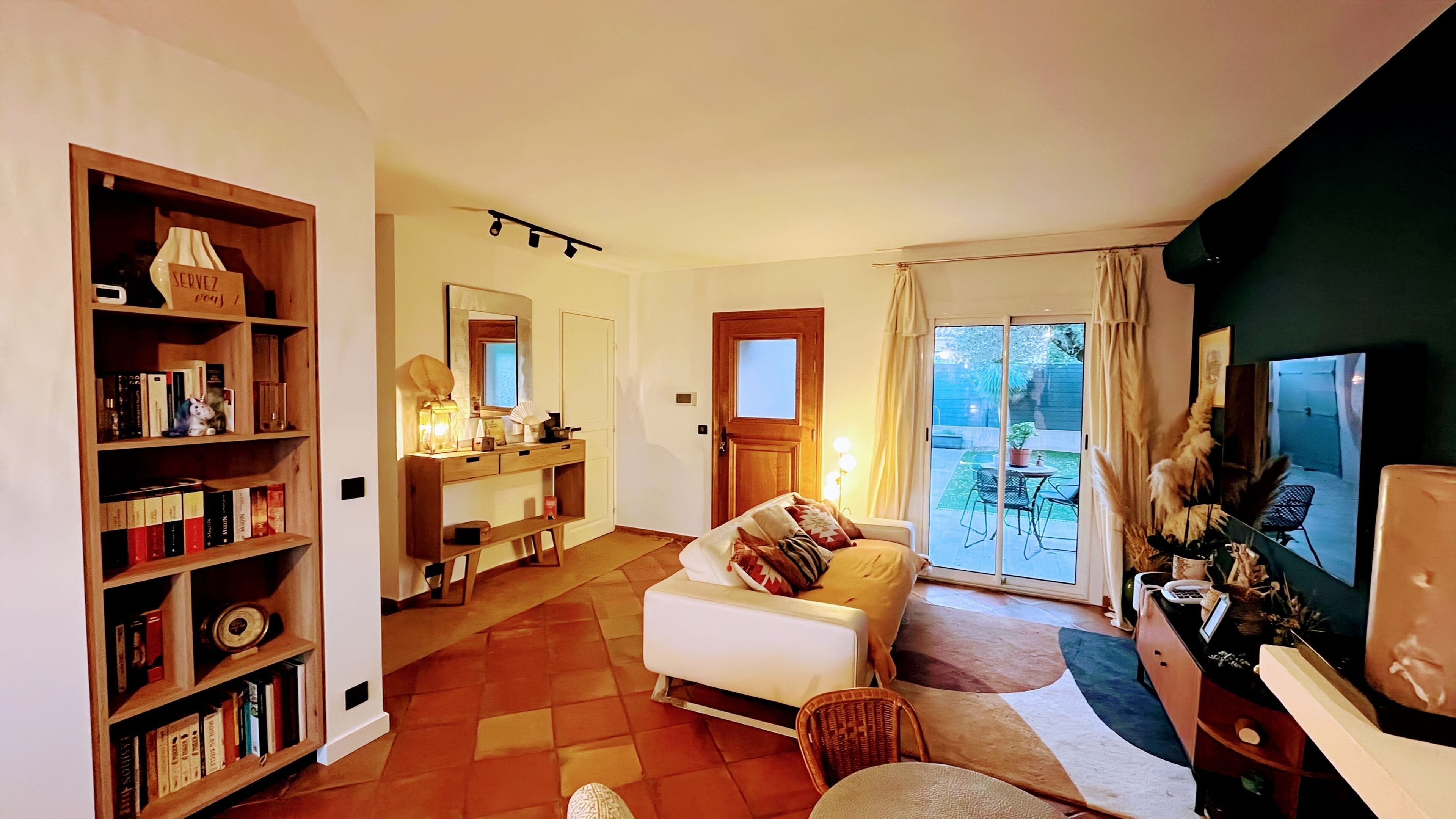 Smart-tv, pejs, videospil, bøger