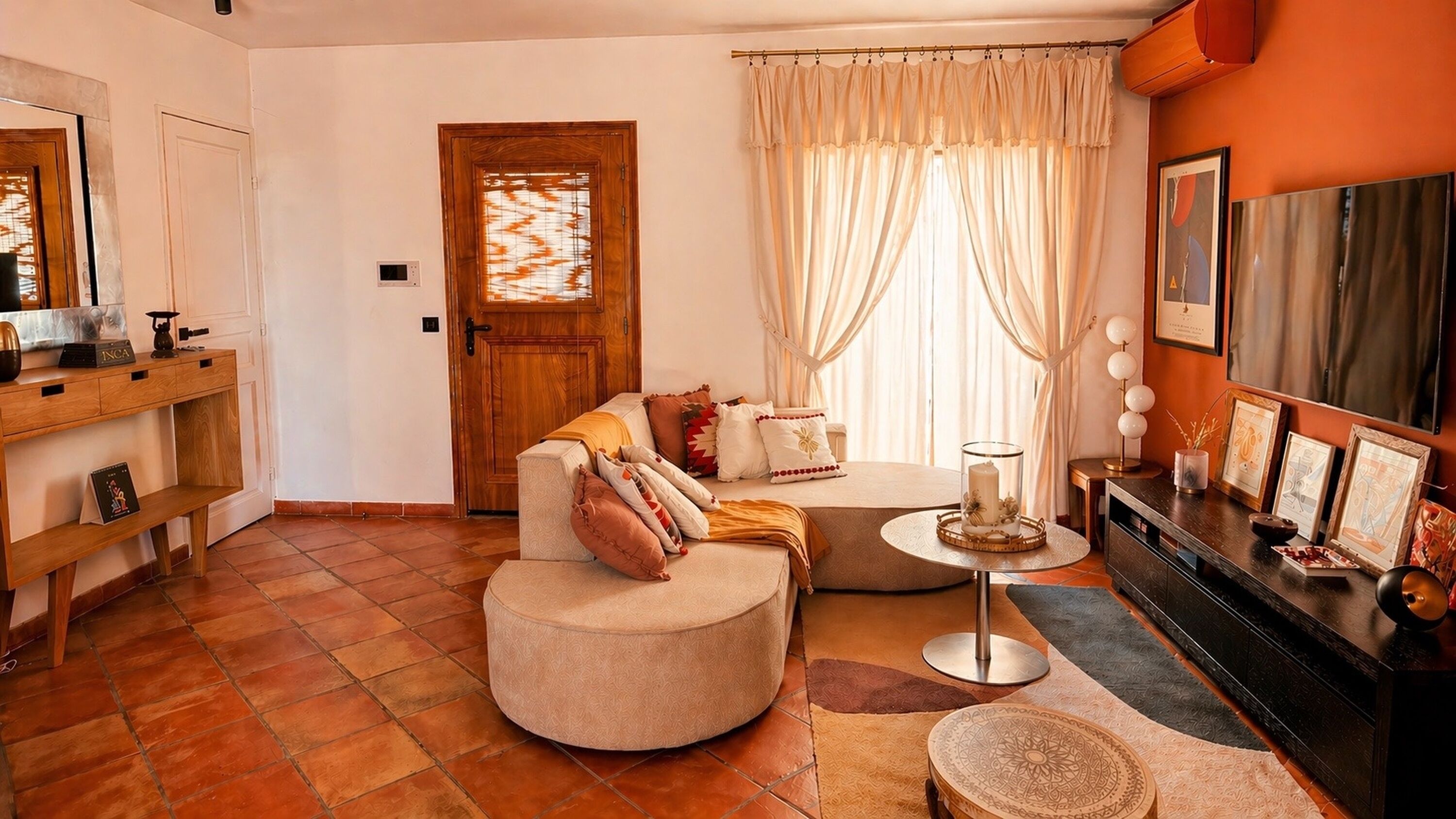 Smart-TV, Kamin, Videospiele, Bücher