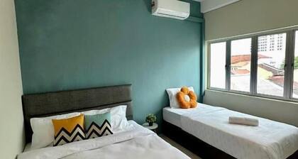 Swing & Pillows at Penang Road