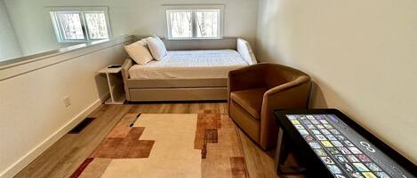 2 habitaciones, escritorio, wifi y ropa de cama