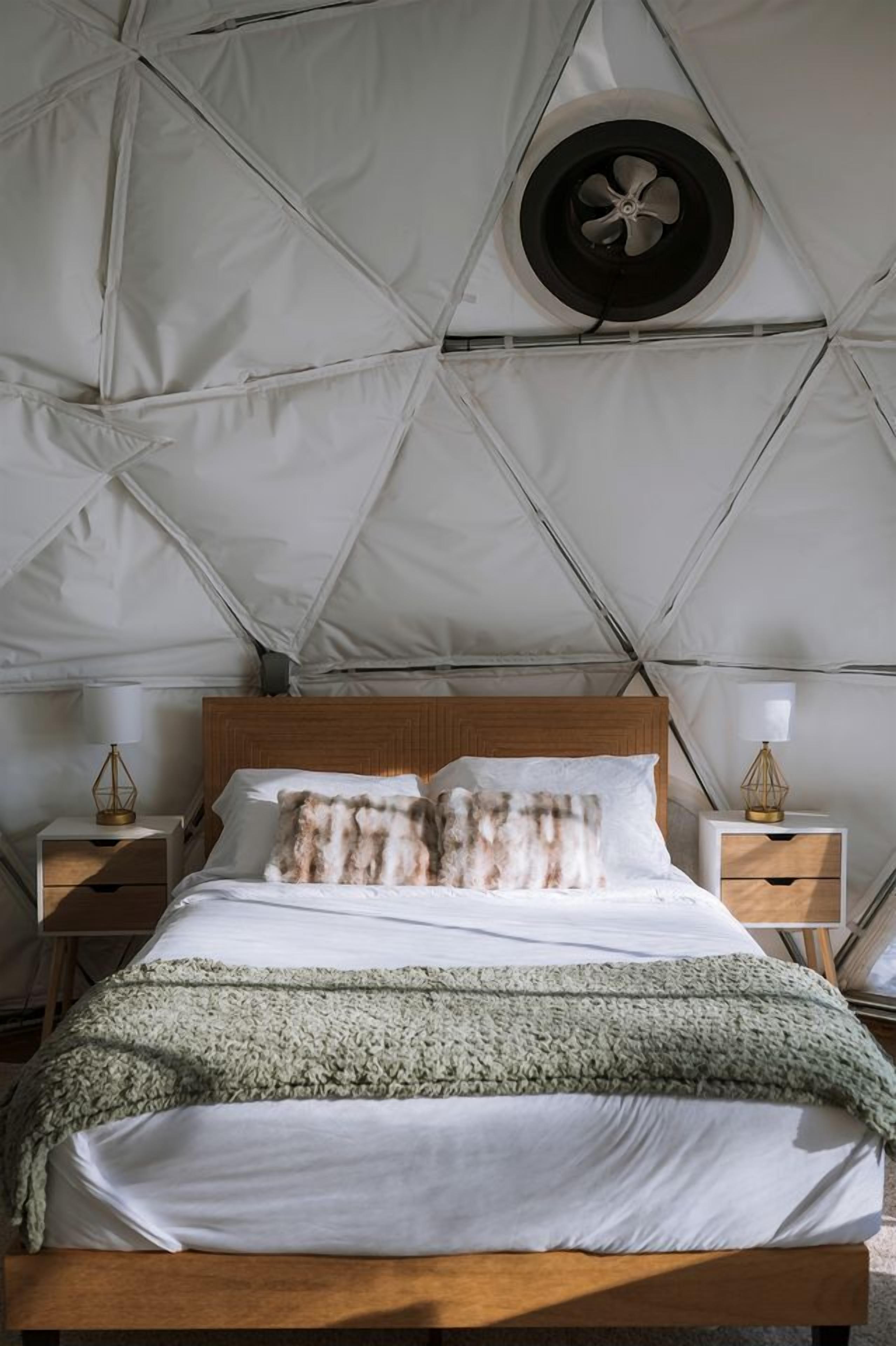 1 bedroom, desk, WiFi, bed sheets