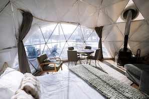 1 bedroom, desk, WiFi, bed sheets