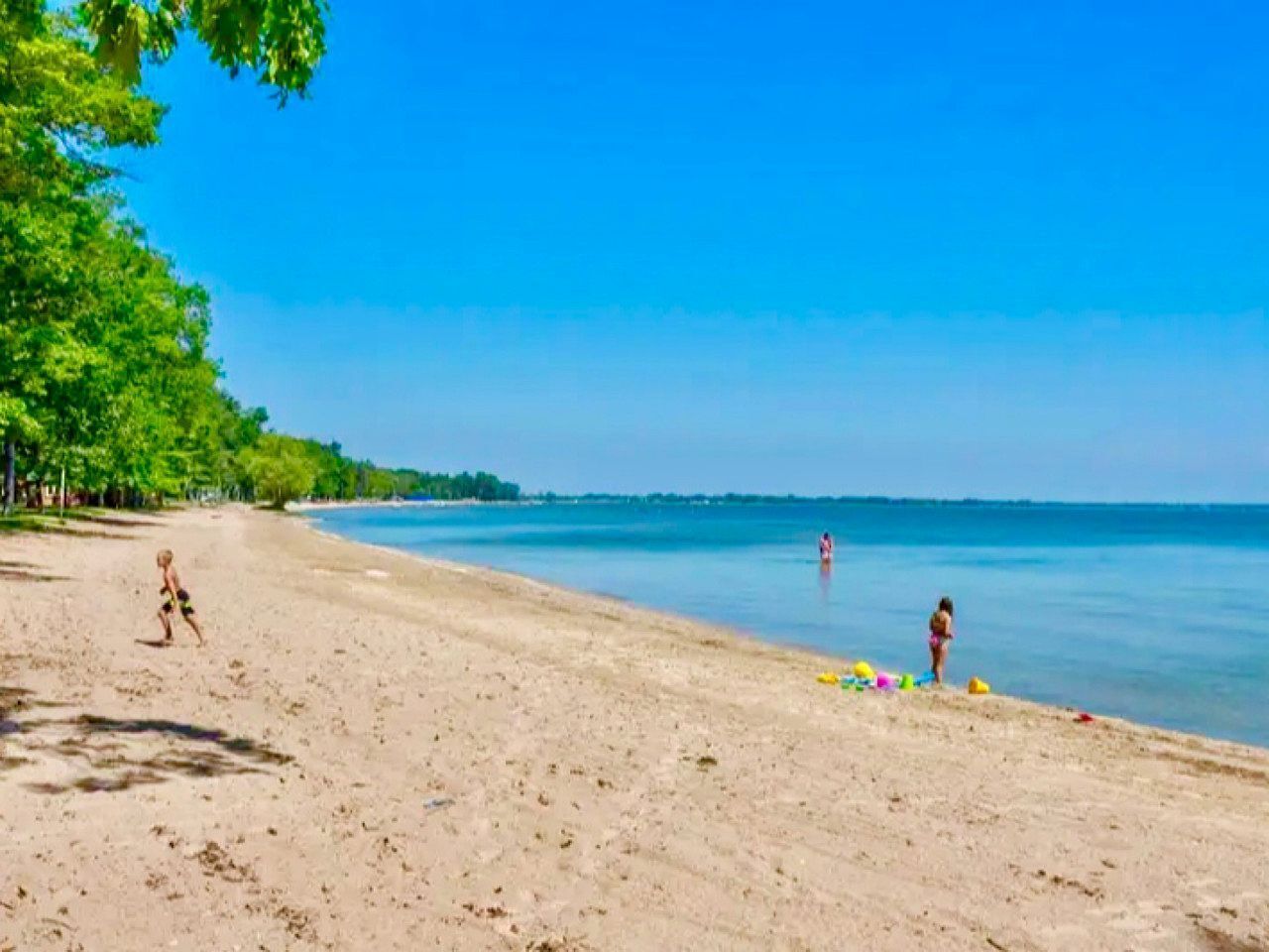 Beach nearby, sailing, kayaking, fishing