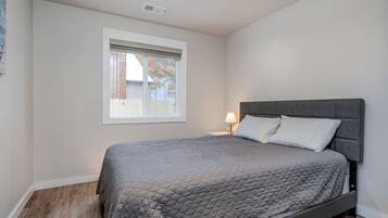 3 Schlafzimmer, Bügeleisen/Bügelbrett, WLAN, Bettwäsche