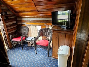 Interior - Romantic Log Cabin for Two near Youghiogheny River Lake in Pennsylvania (Markleysburg)