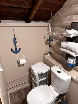 Towels - Cozy Log Cabin for a Peaceful Getaway in Markleysburg, Pennsylvania (Markleysburg)
