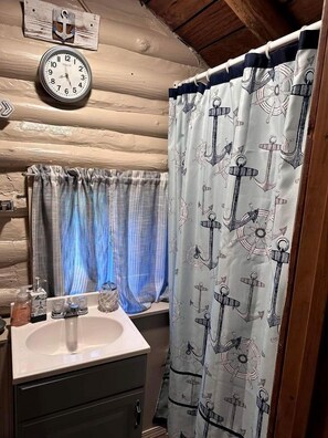 Towels - Cozy Log Cabin for a Peaceful Getaway in Markleysburg, Pennsylvania (Markleysburg)