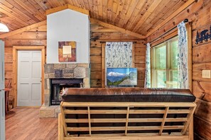 Interior - Rustic Wooden Cabin with Hot-tub in Sevierville, Tennessee (Sevierville)