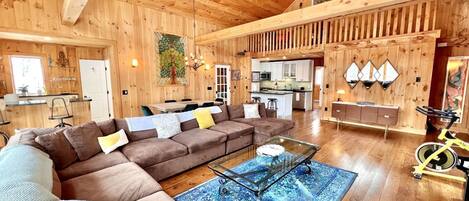 TV, fireplace, table tennis, stereo