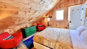 4 bedrooms, desk, iron/ironing board, WiFi