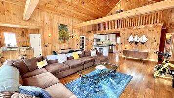 TV, fireplace, table tennis, stereo