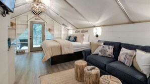 Room - Incredible Tented Cabin Nestled Amidst Trees in Scottsboro, Alabama (Scottsboro)