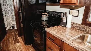 冰箱、微波炉、炉灶、洗碗机