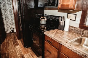 冰箱、微波炉、炉灶、洗碗机