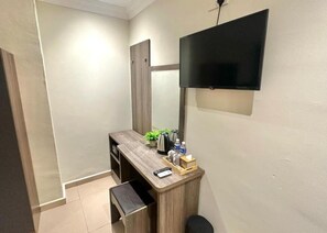 Standard Single Room | Desk, iron/ironing board, free WiFi