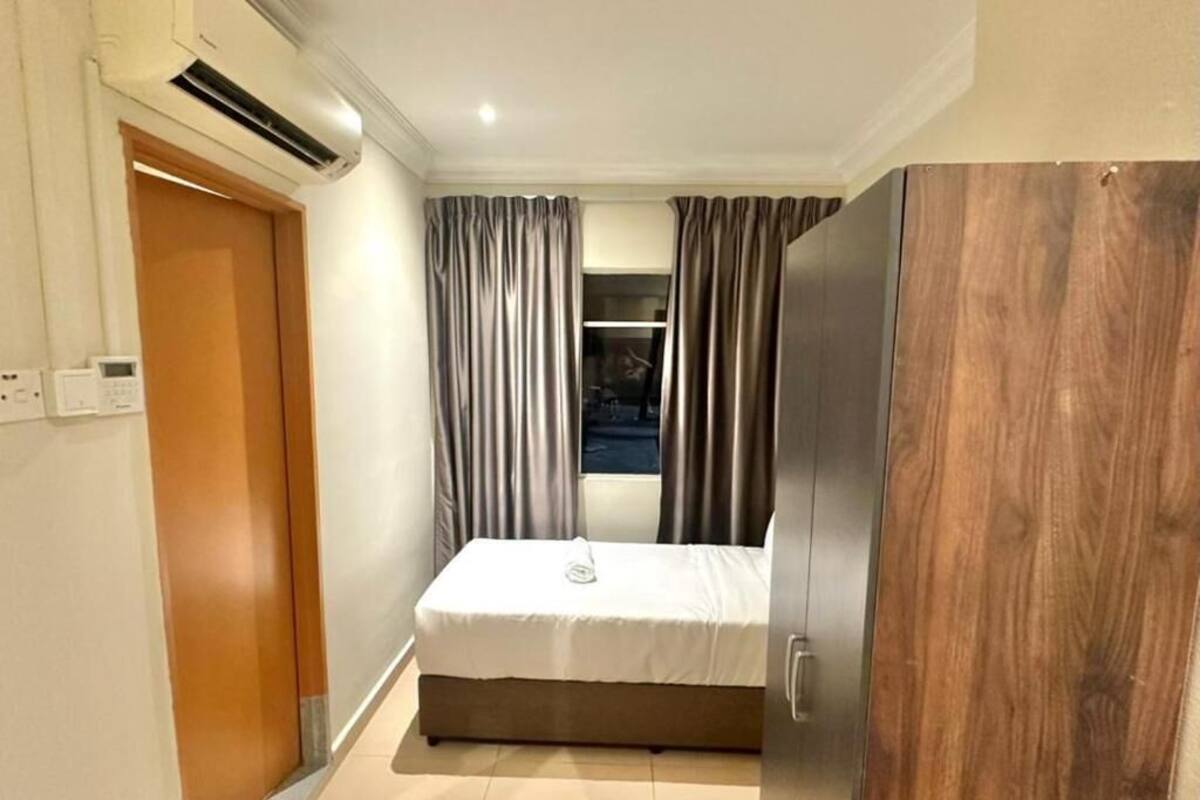 Standard Single Room | Desk, iron/ironing board, free WiFi