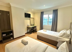 Deluxe Double or Twin Room | Desk, iron/ironing board, free WiFi