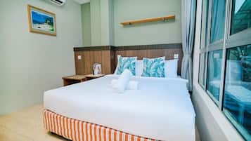 Deluxe Double Room | Desk, iron/ironing board, free WiFi