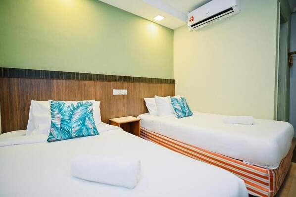 مكتب ومكواة/لوح كي وواي فاي مجانًا