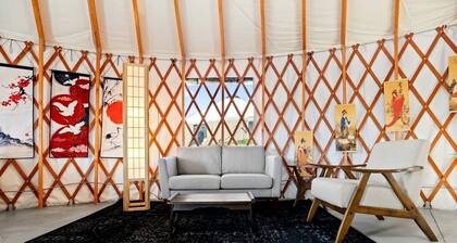 Peaceful Hillside Yurt with Countryside Views in Idaho