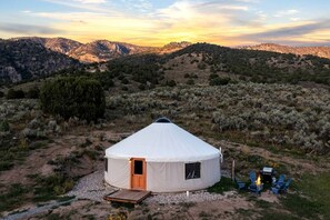 Exterior - Peaceful Hillside Yurt with Countryside Views in Idaho (Lava Hot Springs)
