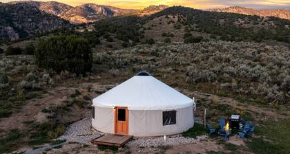 Peaceful Hillside Yurt with Countryside Views in Idaho