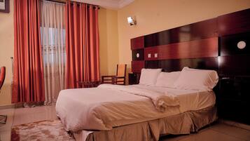 Luxury Single Room, City View | Desk, free WiFi