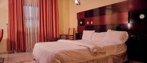 奢華單人房, 城市景觀 | 書桌、免費無線上網