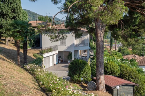 Camera 'Stanza in Villa Magica' con Wi-Fi e aria condizionata