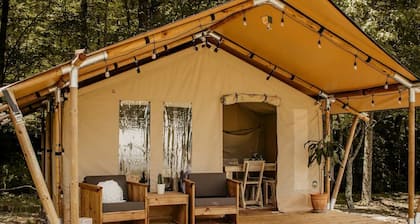 Beautiful Safari Tent Perfect for Couples in Erwin, Tennessee